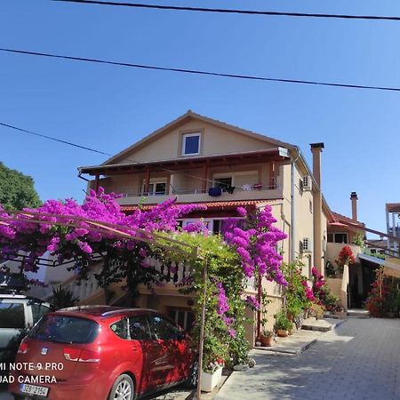 Apartments Iva Pakoštane Екстериор снимка