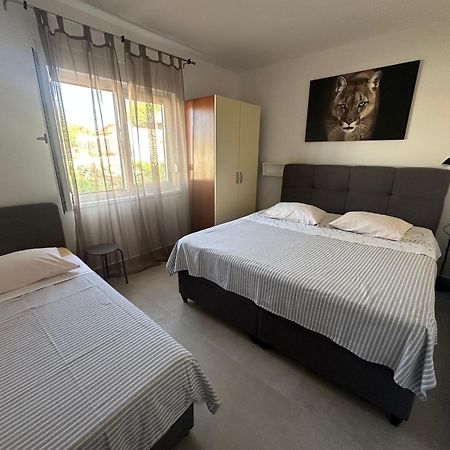 Apartments Iva Pakoštane Екстериор снимка