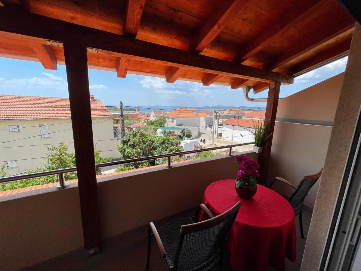 Apartments Iva Pakoštane Екстериор снимка
