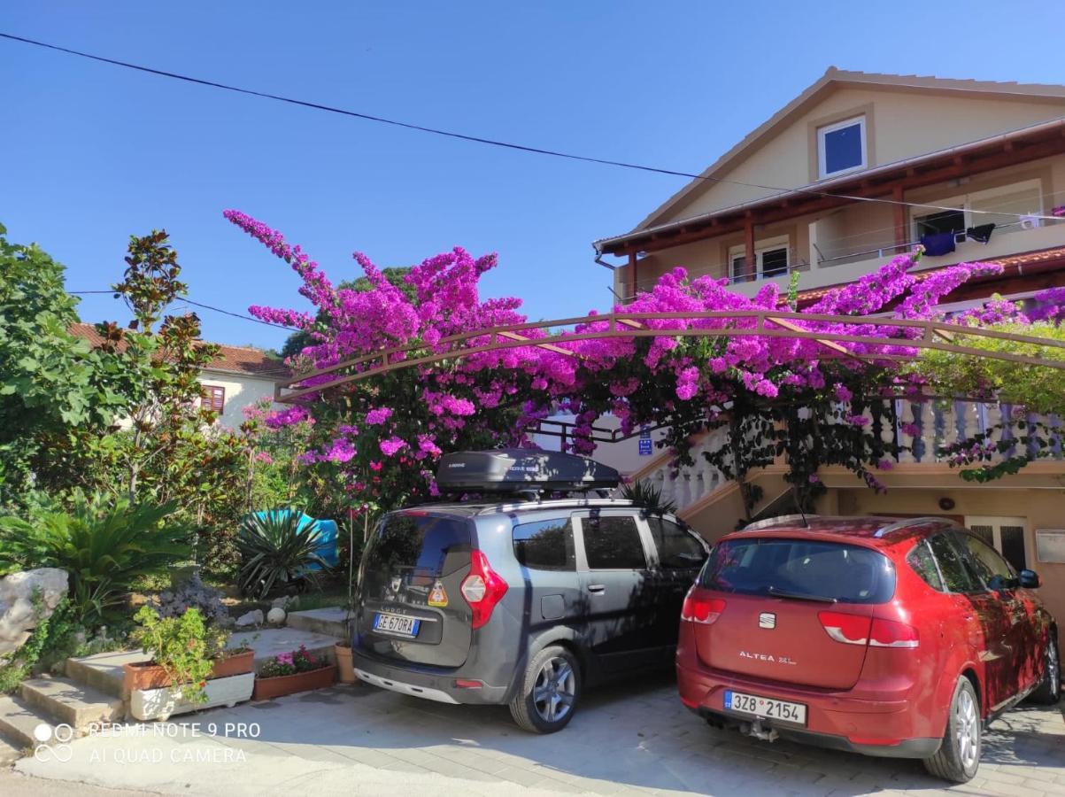 Apartments Iva Pakoštane Екстериор снимка