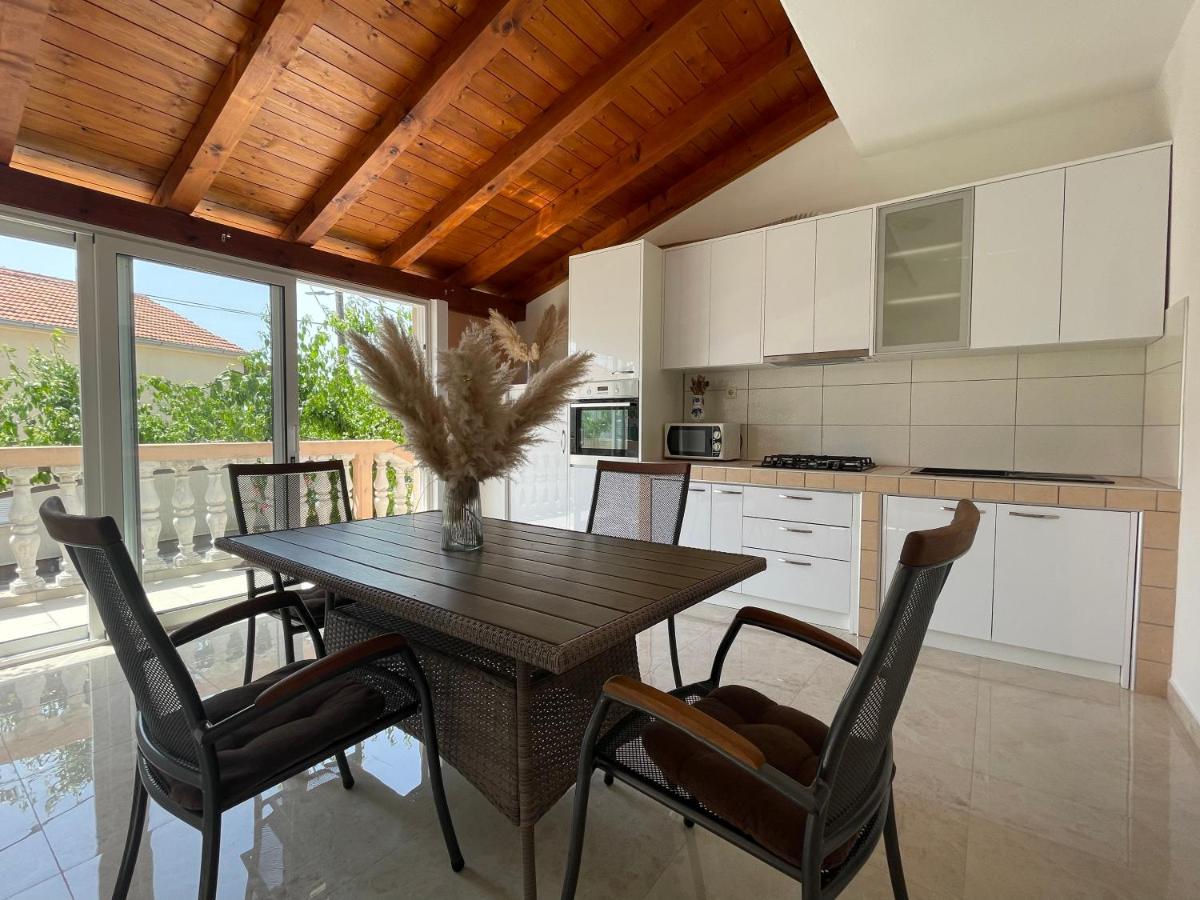 Apartments Iva Pakoštane Екстериор снимка