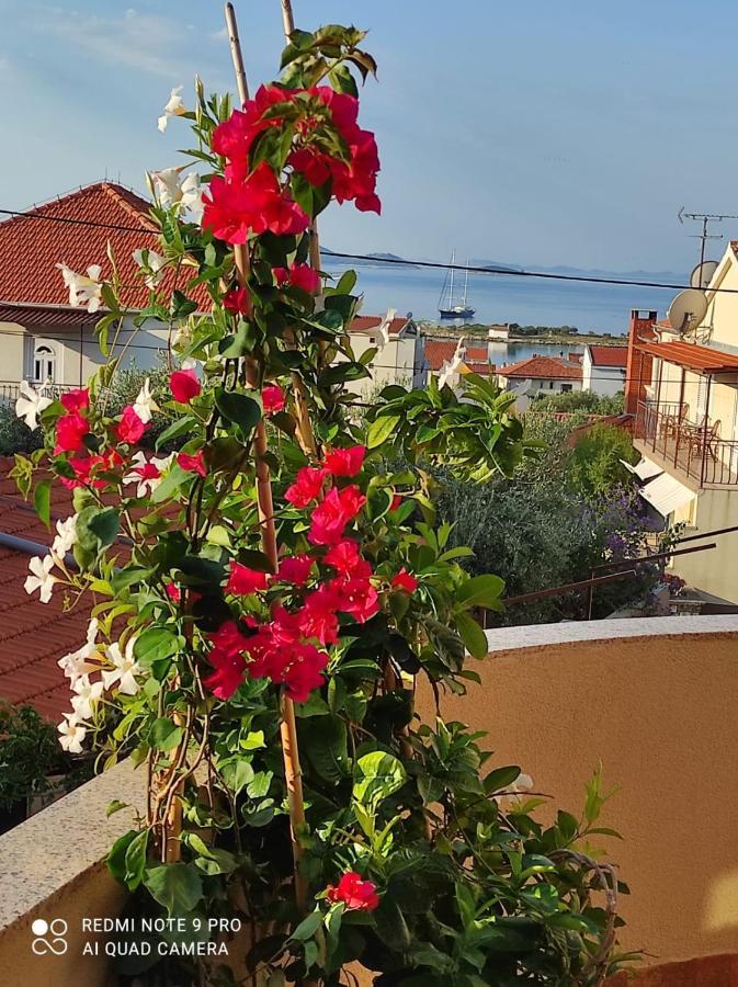 Apartments Iva Pakoštane Екстериор снимка